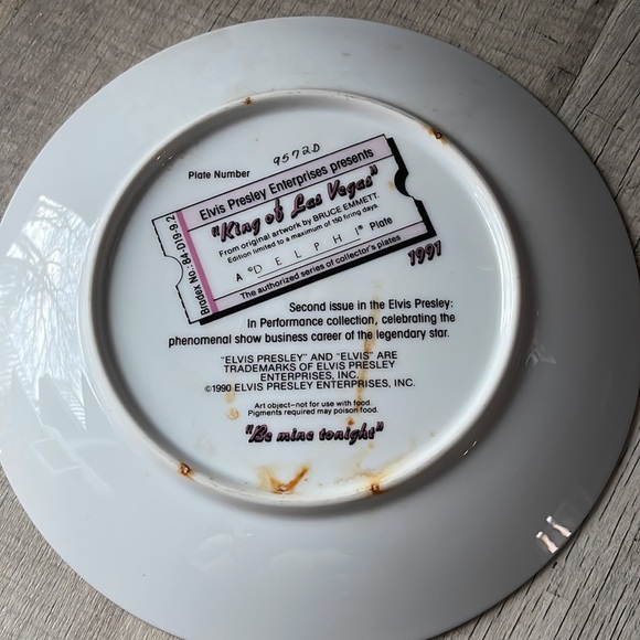 Elvis Presley “King of Las Vegas” Plate - Picture 3 of 7